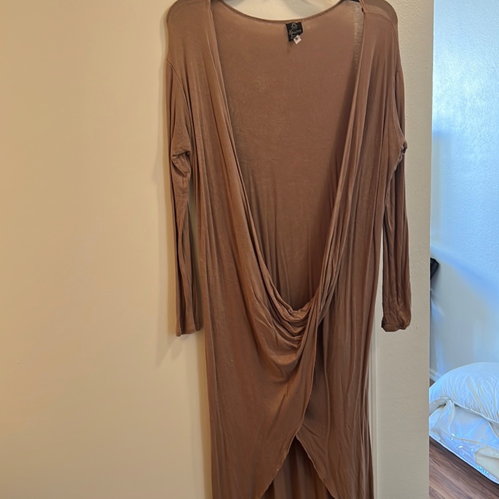 Over cloths brown dress